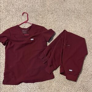 Figs Maroon Scrub Top